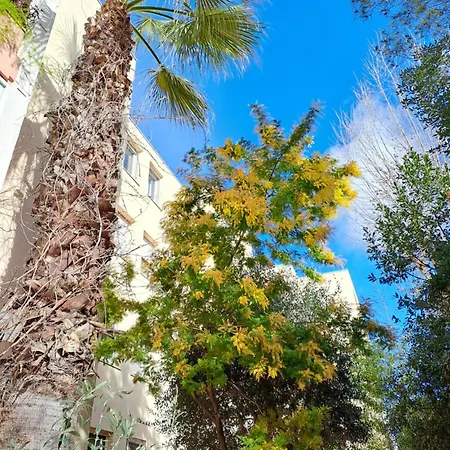 Bel Avec Jardin Apartment